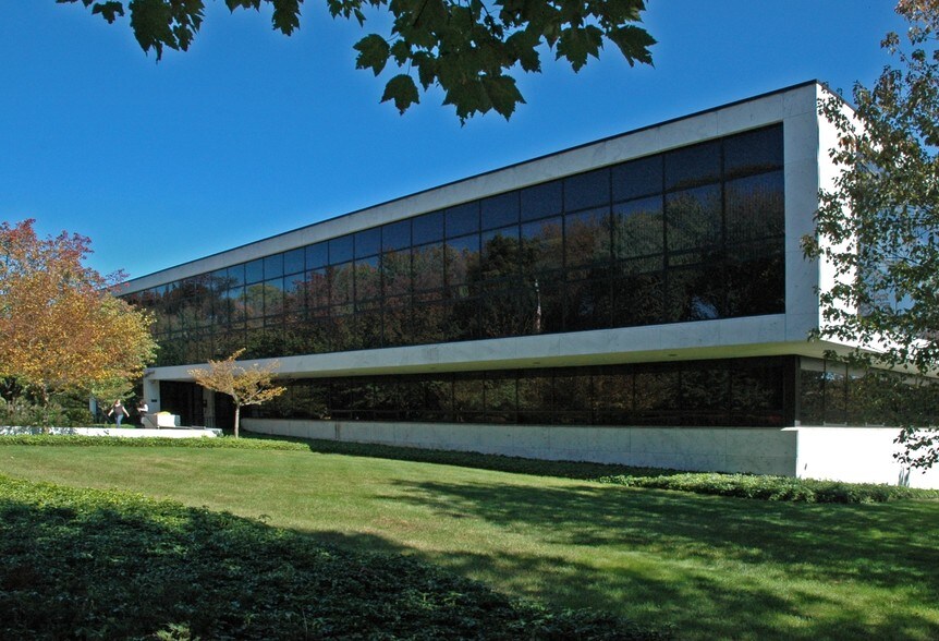 More Photos Of 135 Chestnut Ridge Rd, Montvale Office For Lease