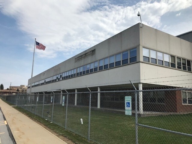 More Photos Of 3121 Pleasant Valley Blvd, Altoona Light Distribution For Lease