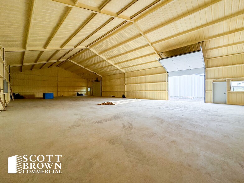 More Photos Of 8307 FM 2164, Sanger Warehouse For Lease