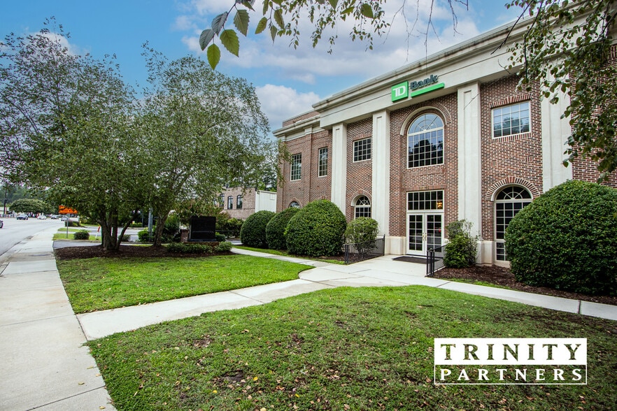 Primary Photo Of 4875 Forest Dr, Columbia Bank For Lease