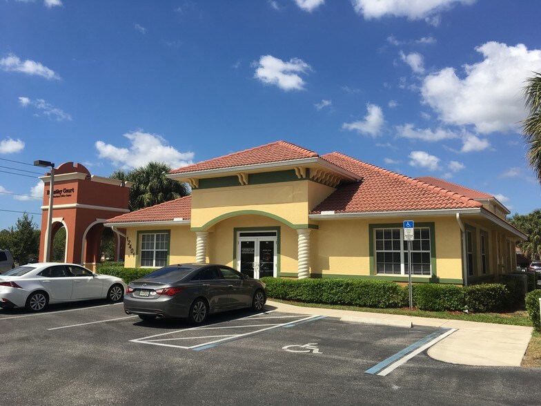 Primary Photo Of 12401 Brantley Commons Ct, Fort Myers Medical For Lease