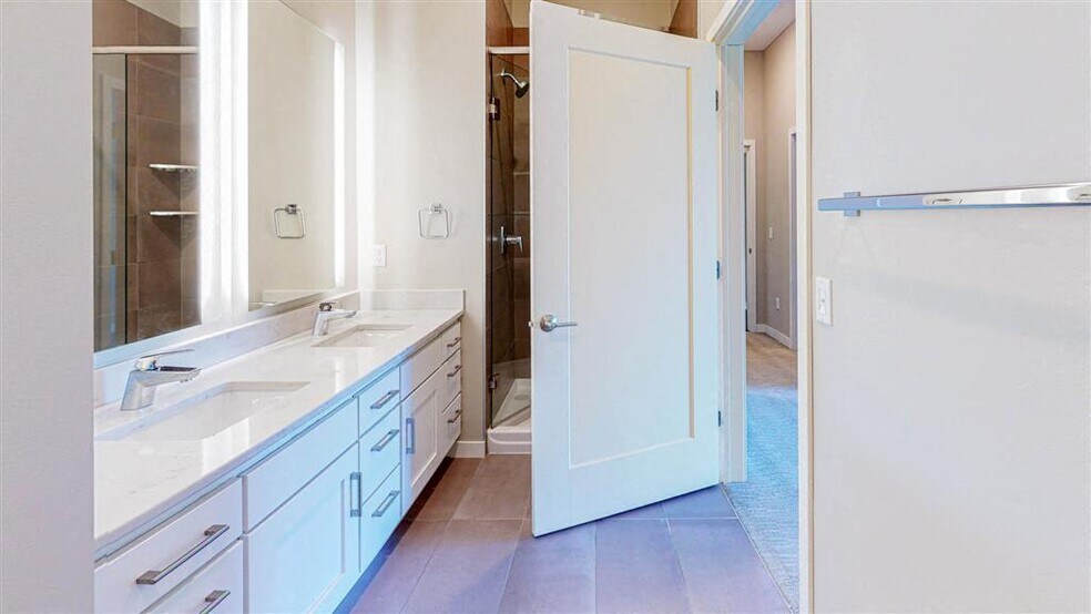 More Photos Of 10 2nd St SE, Minneapolis Apartments For Lease