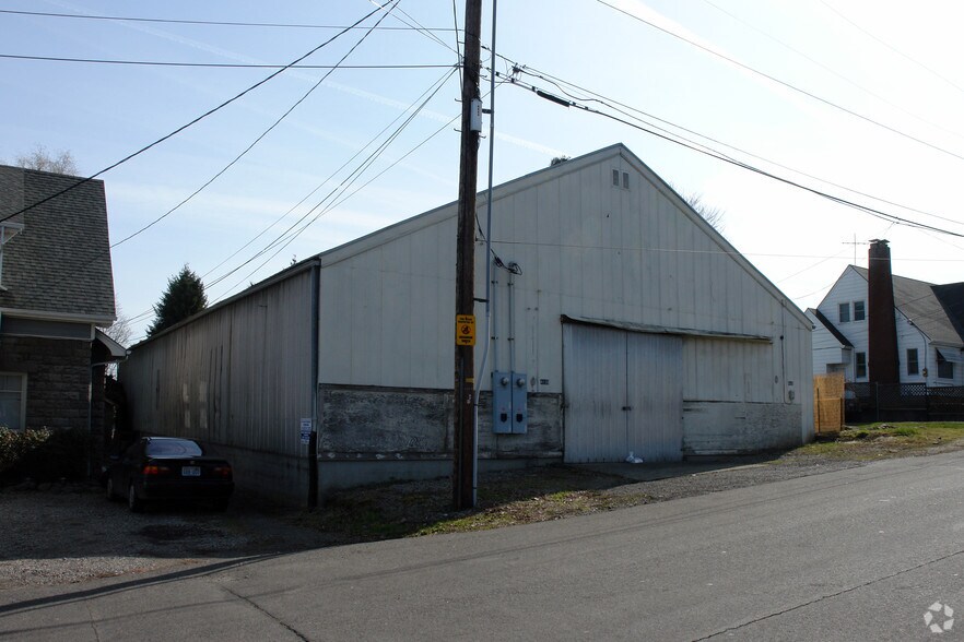 More Photos Of 4828-4830 NE 103rd Ave, Portland Warehouse For Lease