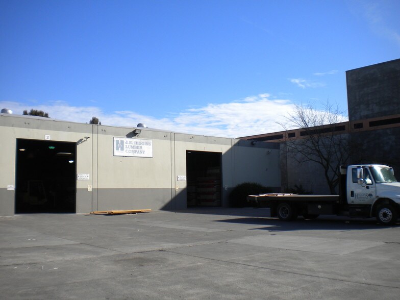 More Photos Of 210 Classic Ct, Rohnert Park Warehouse For Lease