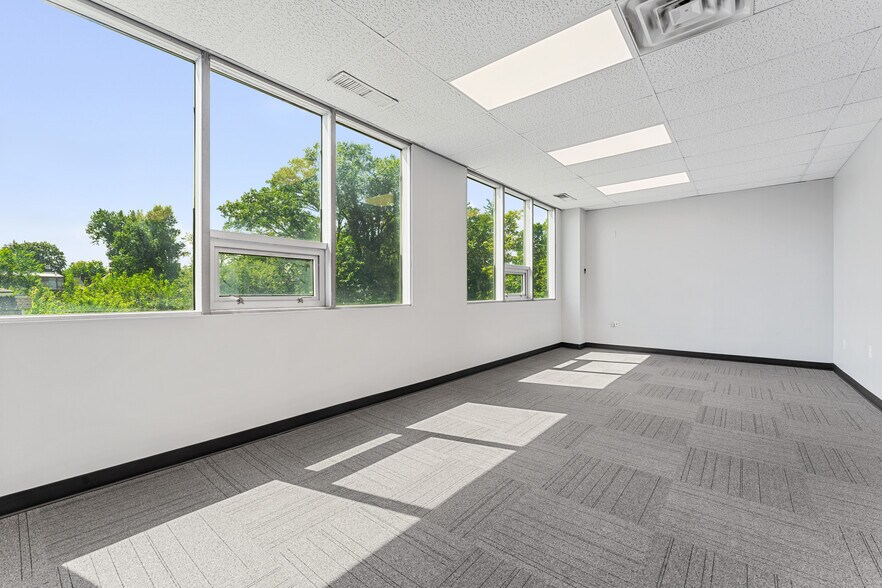 More Photos Of 7 Glenwood Ave, East Orange Office For Lease