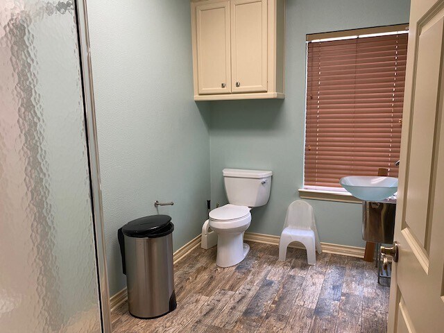 More Photos Of 20903 Kingsland Blvd, Katy Medical For Sale