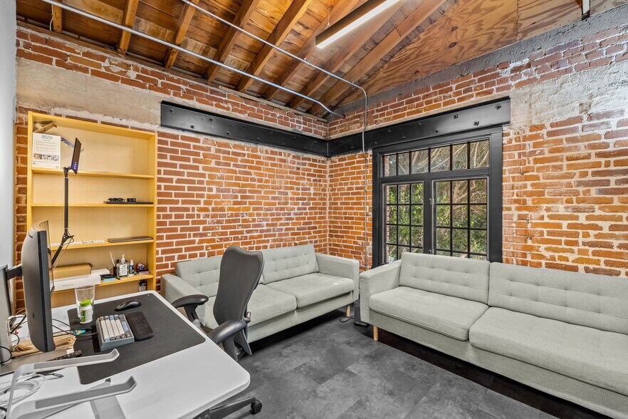 More Photos Of 400-412 Wilshire Blvd, Santa Monica Loft Creative Space For Lease