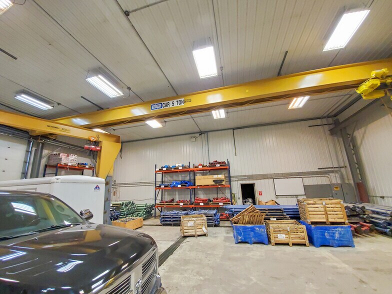 More Photos Of 5039 Petroleum Park Dr, Williston Warehouse For Lease