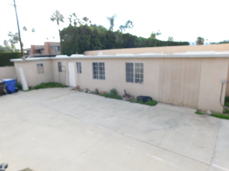 More Photos Of 693 E Sunny Dunes Rd, Palm Springs Freestanding For Sale