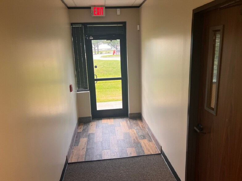 More Photos Of 23800 Northwest Fwy, Cypress Medical For Lease