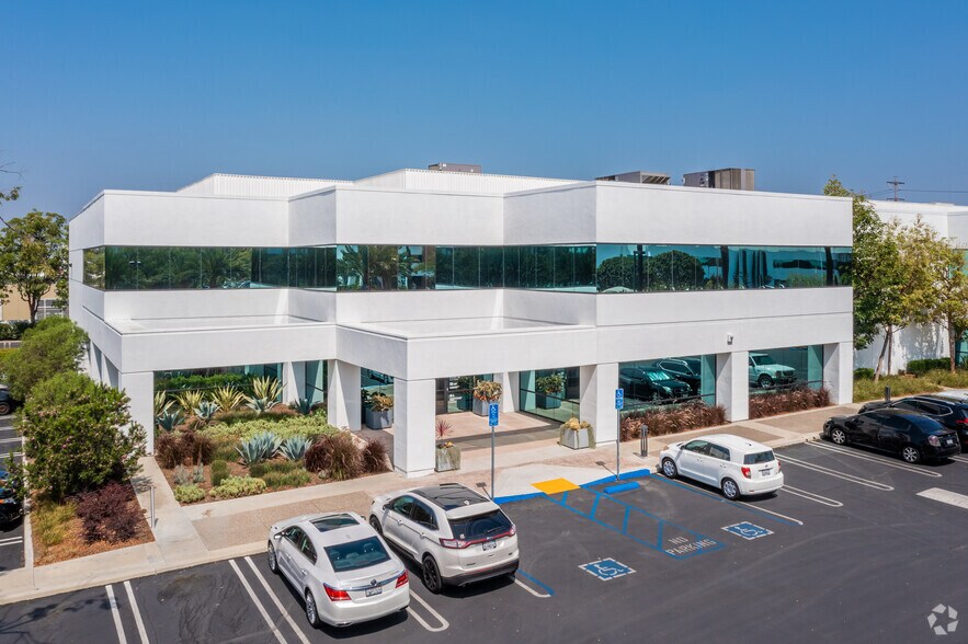 More Photos Of 1231 E Dyer Rd, Santa Ana Office For Sale