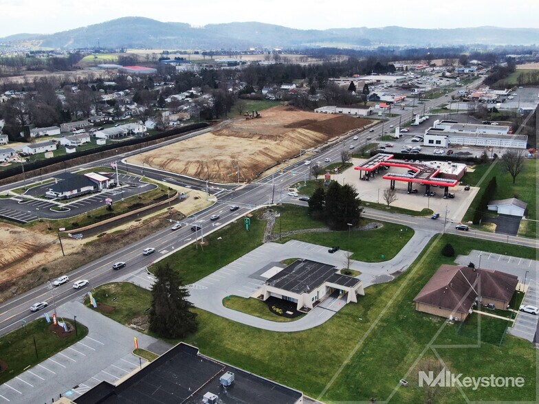 More Photos Of 4641 Penn Ave, Sinking Spring General Retail For Sale