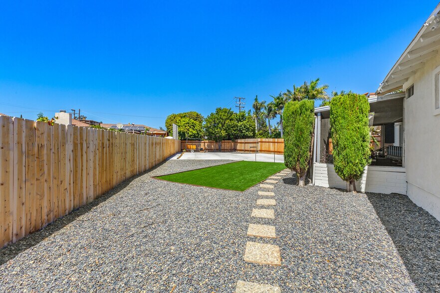 More Photos Of 5590 Shasta Ln, La Mesa Apartments For Sale