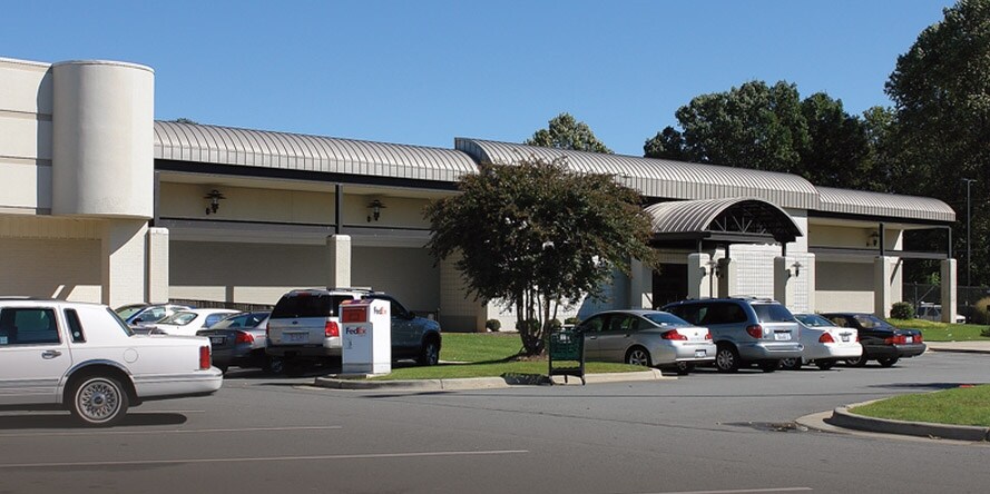 More Photos Of 2825 Reynolda Rd, Winston-Salem Health Club For Sale