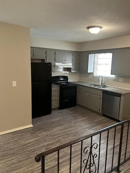 More Photos Of 8404 Sterling Ave, Raytown Apartments For Sale