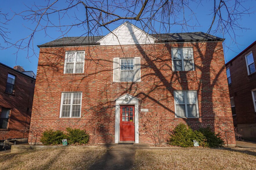Primary Photo Of 6957 Chippewa St, Saint Louis Multifamily For Sale