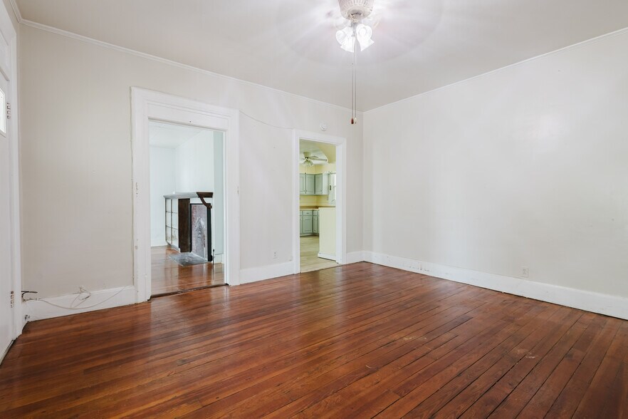 More Photos Of , Lexington Specialty For Sale