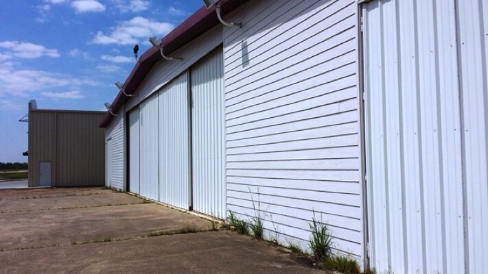 More Photos Of 5052 Central Pky, Conroe Airplane Hangar For Sale