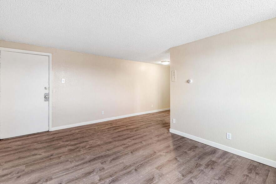 More Photos Of 7251 Samuel Dr, Denver Apartments For Sale
