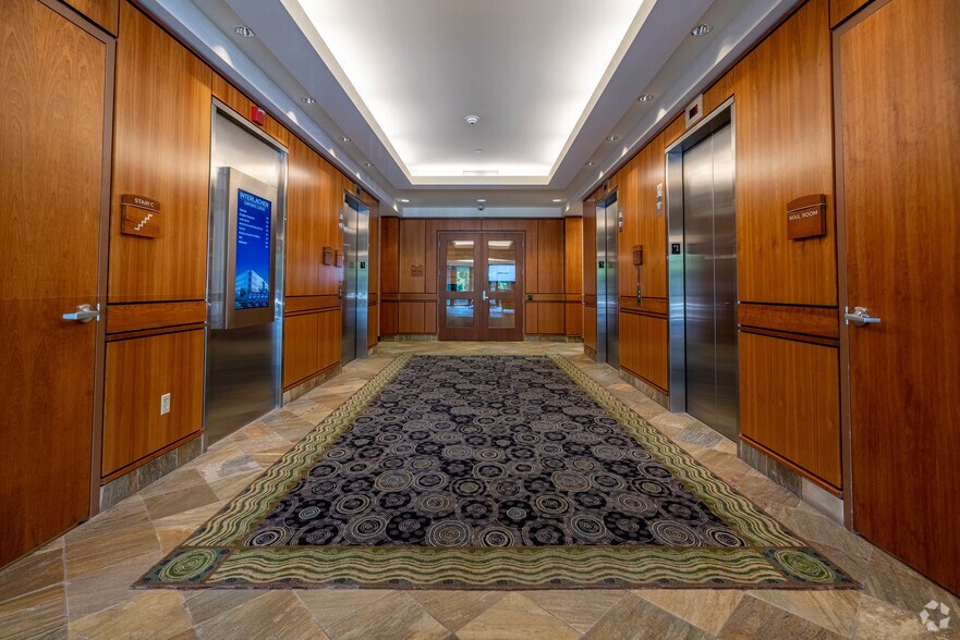 More Photos Of 5050 Lincoln Dr, Edina Office For Lease