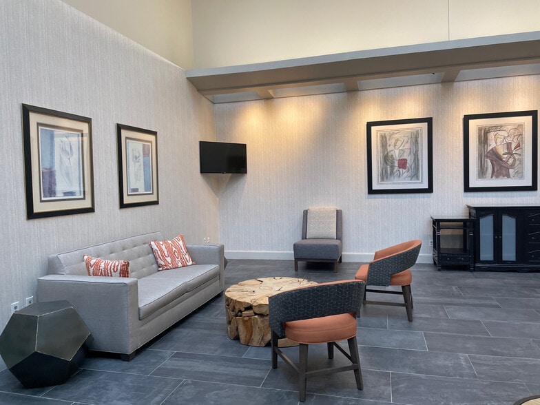 More Photos Of 201 Aberdeen Pky, Peachtree City Hotel For Lease