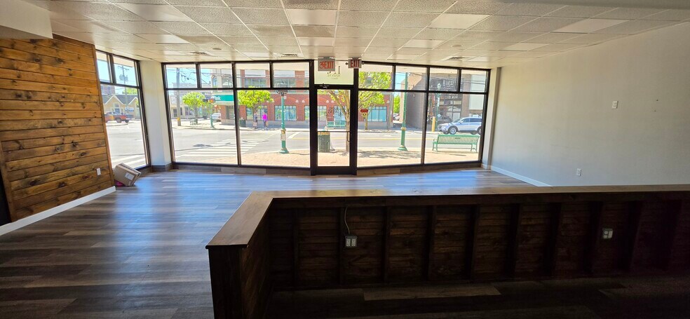 More Photos Of 1-7 N Main St, Southington Storefront Retail Office For Lease
