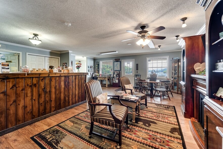 More Photos Of 40 Chatuge Ln, Hayesville Hotel For Sale