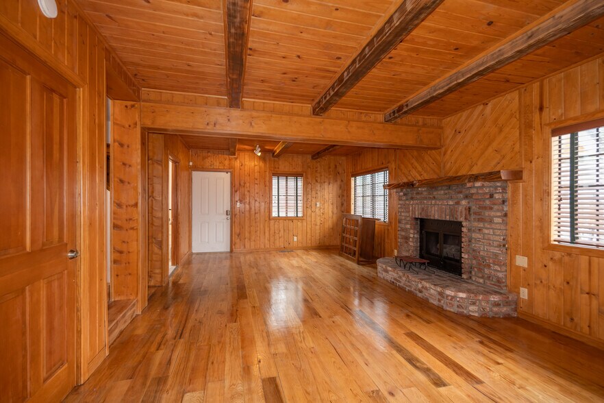 More Photos Of 1016 W Big Bear Blvd, Big Bear City Office Residential For Sale