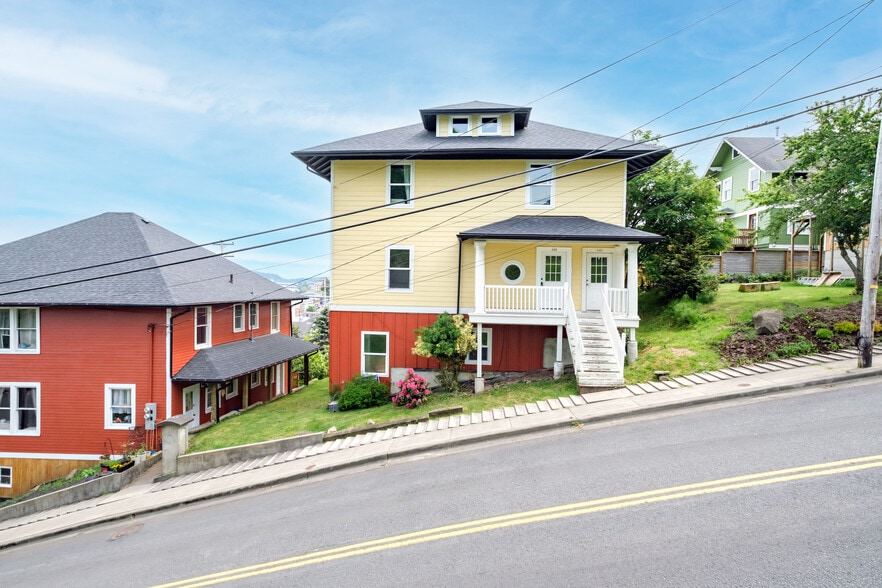 More Photos Of 640 8th St, Astoria Apartments For Sale