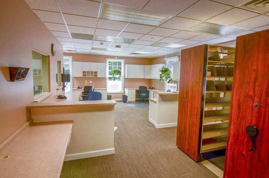 More Photos Of 1 & 13 Courtney Dr, Charleston Medical For Sale