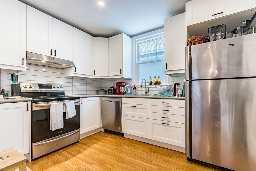 More Photos Of 14 Kilbarry Rd, Toronto Multifamily For Sale