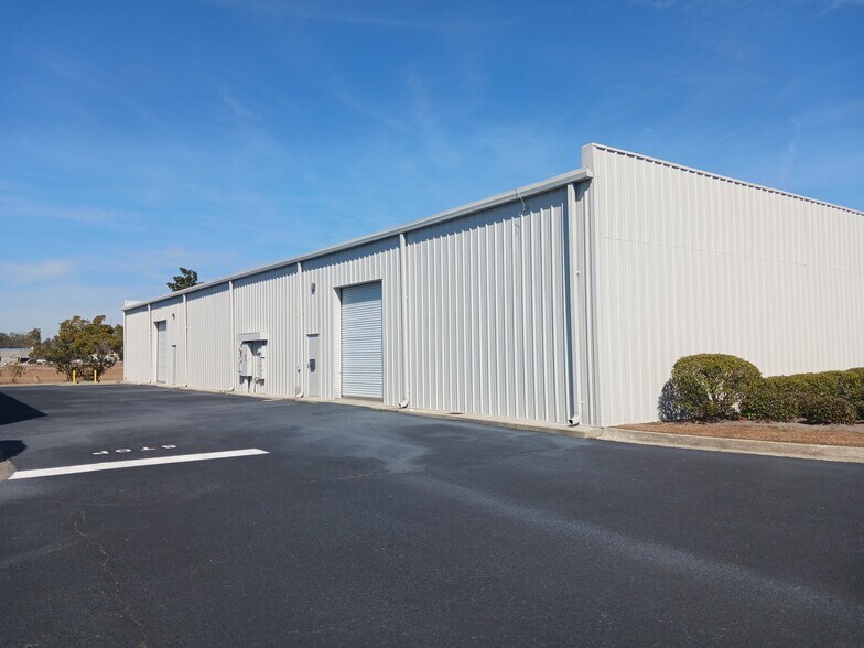 More Photos Of 100 Commerce Center Dr, Brunswick Warehouse For Sale
