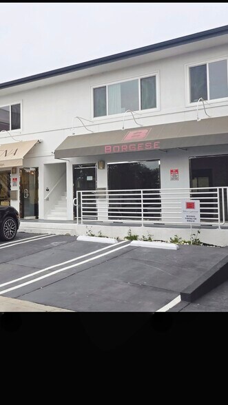 More Photos Of 733 10th St, Santa Monica Storefront Retail Office For Lease