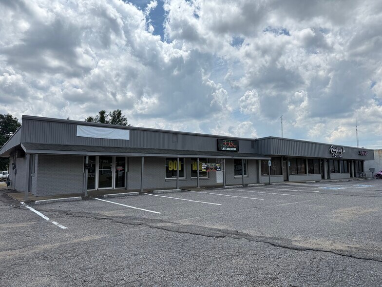 More Photos Of 1765-1799 Main St, Southaven Freestanding For Sale