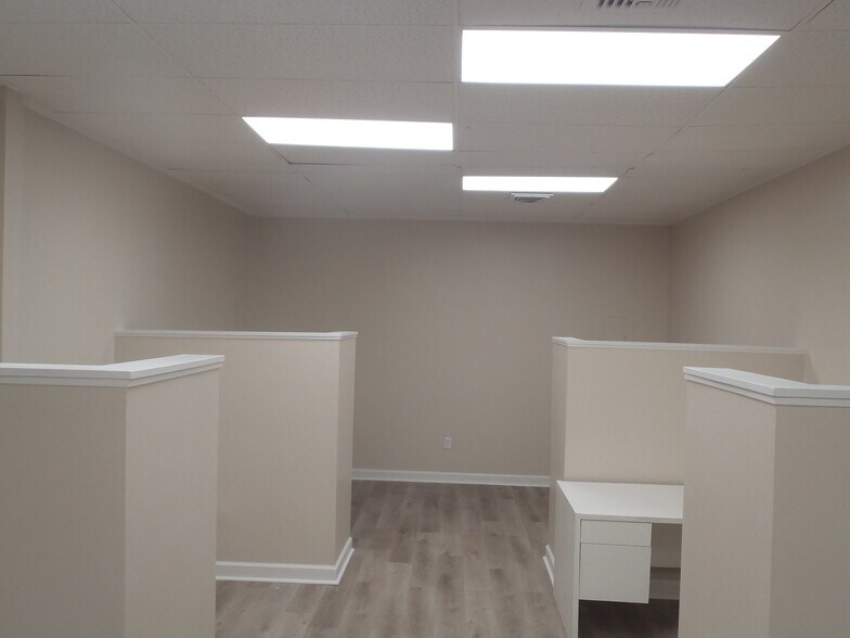 More Photos Of 2025 McLarty Dr, Newport Office For Sale