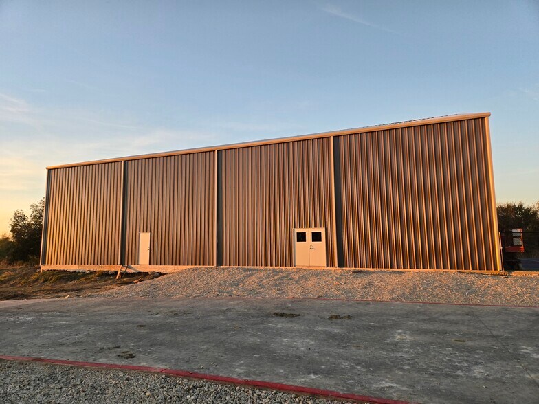 More Photos Of 9943 FM 1385, Pilot Point Sports And Entertainment For Lease