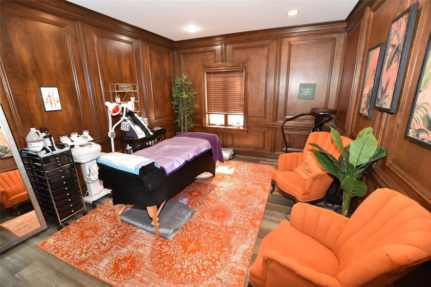 More Photos Of 3438 Lennon Rd, Flint Office For Sale