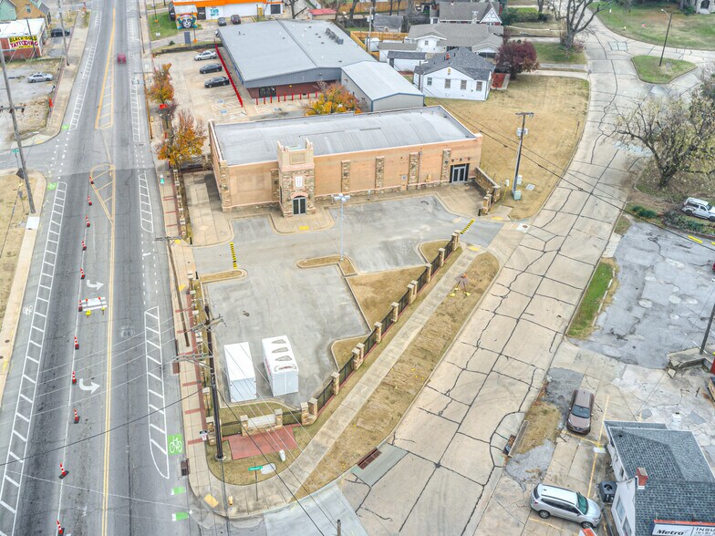 More Photos Of 3314 E 11th St, Tulsa Freestanding For Sale