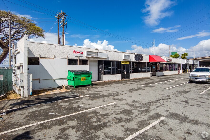 More Photos Of 593 Kamehameha Hwy, Pearl City Storefront Retail Office For Lease
