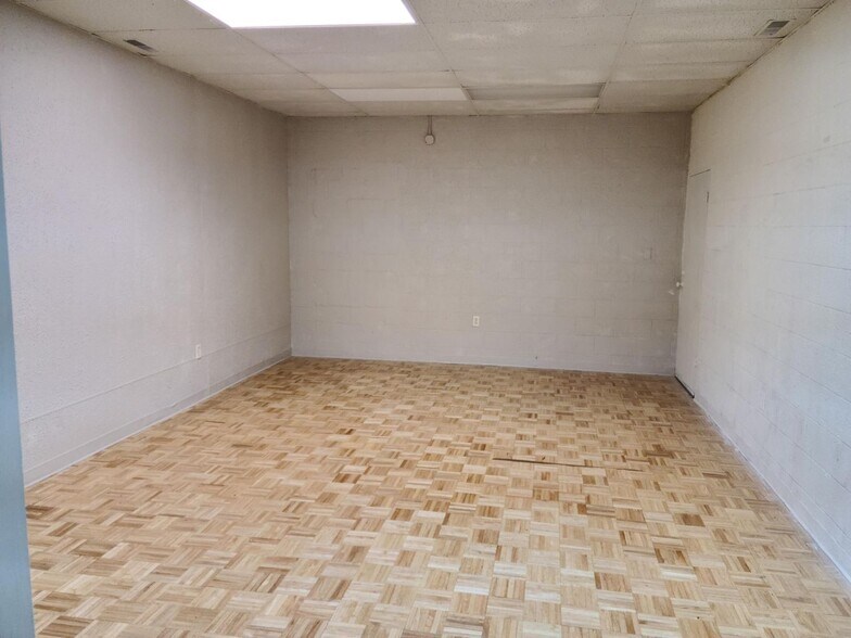 More Photos Of 3060 Madison Ave SE, Grand Rapids Service For Lease