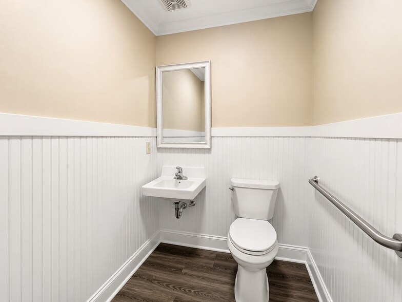 More Photos Of 581 Executive Pl, Fayetteville Office For Sale