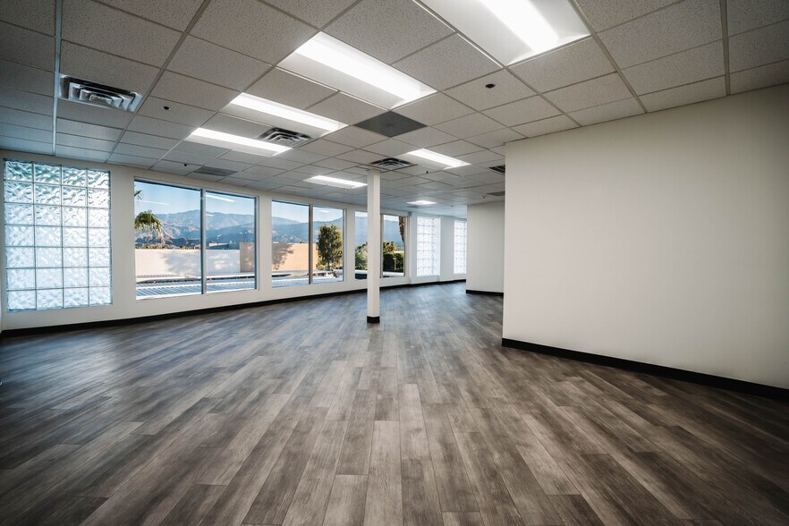 More Photos Of 42650 Melanie Pl, Palm Desert Loft Creative Space For Lease