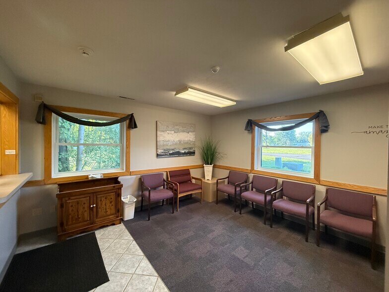 More Photos Of 8287-8289 Loop Rd, Baldwinsville Office For Lease