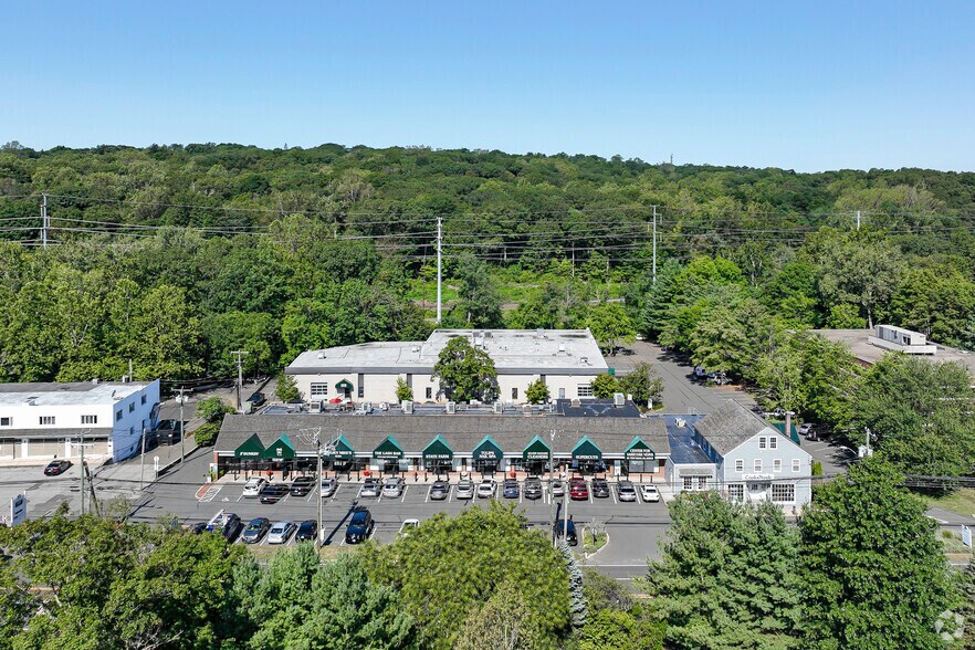 More Photos Of 35-39 Danbury Rd, Wilton Storefront For Lease