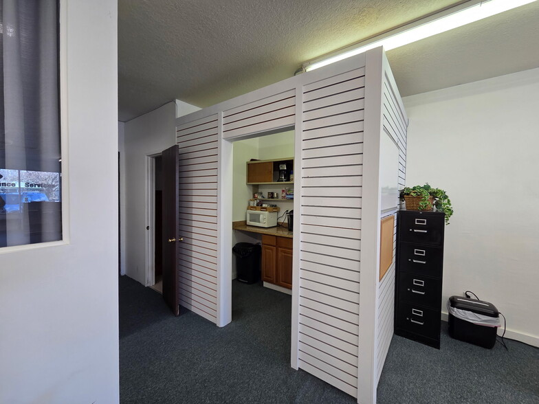 More Photos Of 1050 14th Ave, Longview General Retail For Lease