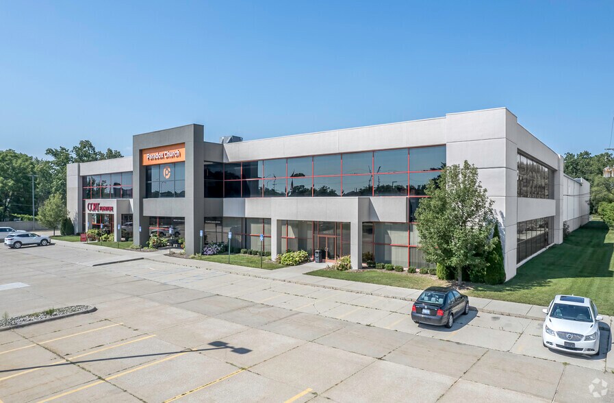 More Photos Of 28241 Mound Rd, Warren Light Manufacturing For Lease