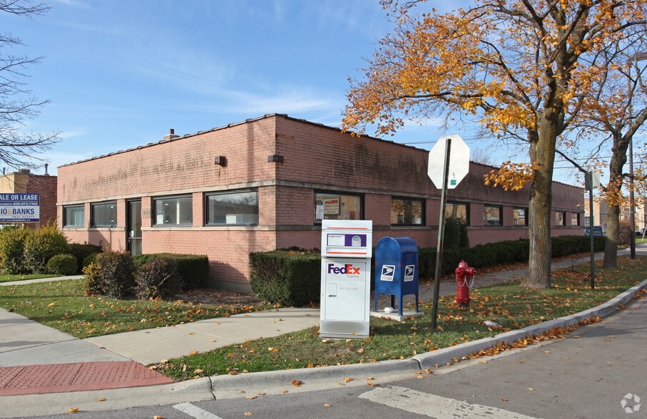 More Photos Of 3700 Oakton St, Skokie Flex For Sale
