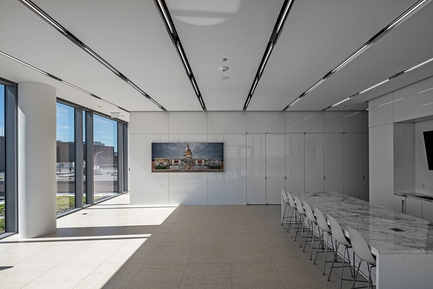 More Photos Of 1301 Pennsylvania Ave NW, Washington Office For Lease