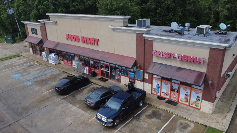 More Photos Of 2700 N University Ave, Lafayette Service Station For Lease