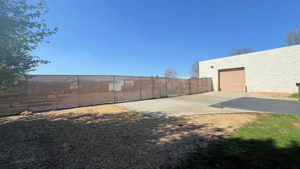 More Photos Of 165 Cedar Pointe Dr, Mooresville Light Manufacturing For Sale